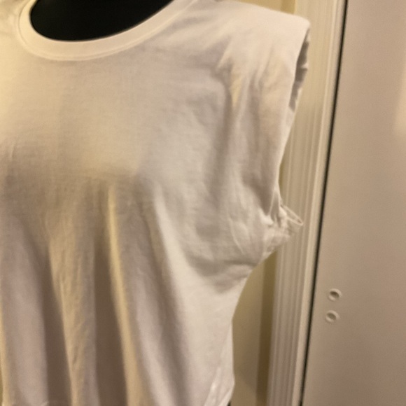 💜 Future Collective Kahlana Barfield Brown Sleeveless Cut-Out Back Knit T-Shirt - Picture 5 of 10